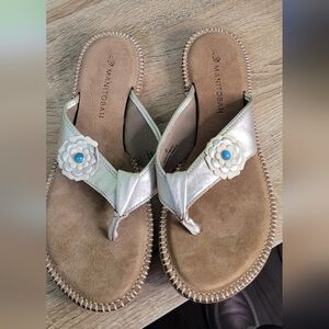 Manitobah Women's Metallic Leather Sandals New 9 Boho Casual